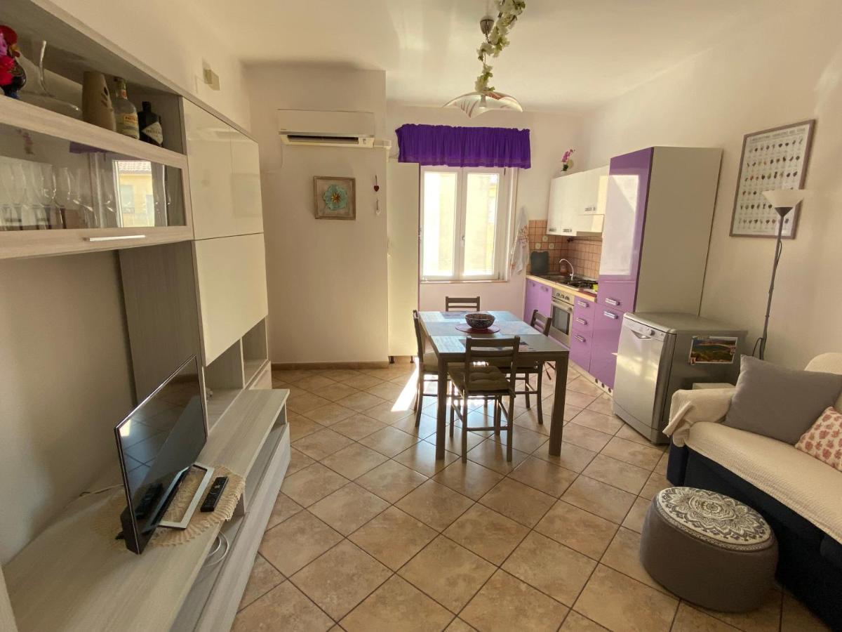 Lovely Sardinia Apartment Porto Torres Bagian luar foto