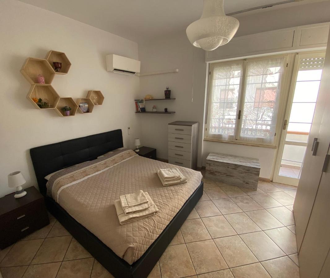 Lovely Sardinia Apartment Porto Torres Bagian luar foto